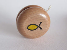 Load image into Gallery viewer, Wooden yo-yos "Fish"