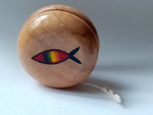 Load image into Gallery viewer, Wooden yo-yos "Fish"